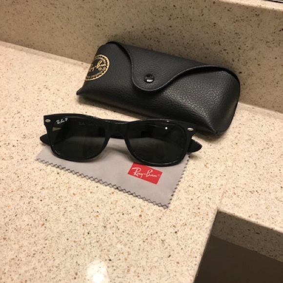 Ray-Ban Other - Ray-ban RB2132 new wayfarer
